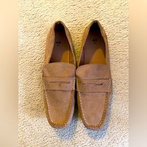 Brand New H&M Faux Suede Tan shoes